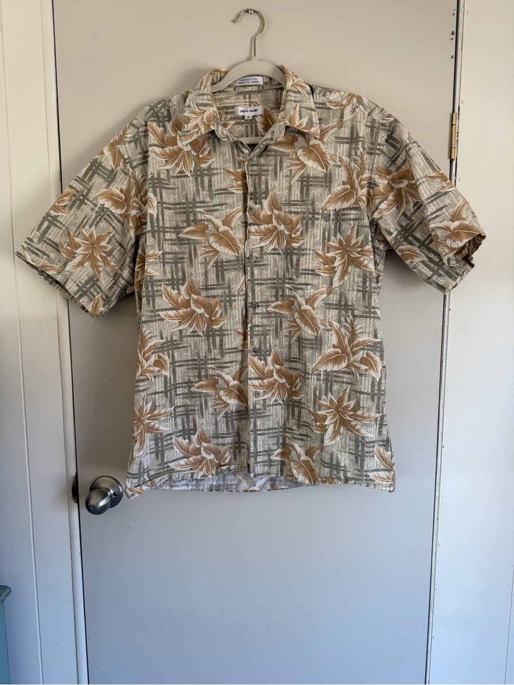 Pierre Cardin Beige and Green Floral Short-Sleeve Button-Down Shirt 100% cotton